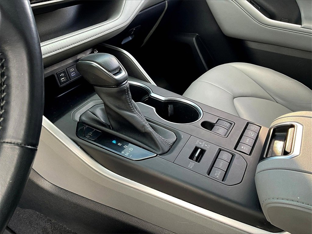 Used 2022 Toyota Highlander XLE image 20