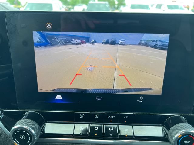 Used 2024 Chevrolet Colorado Trail Boss AWD/4WD image 21