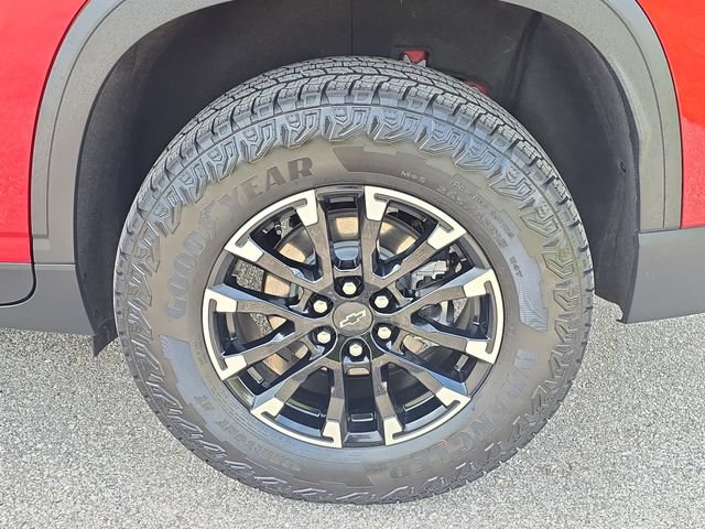 Certified 2026 Chevrolet Traverse Z71 w/ Driver Confidence Package AWD/4WD image 8