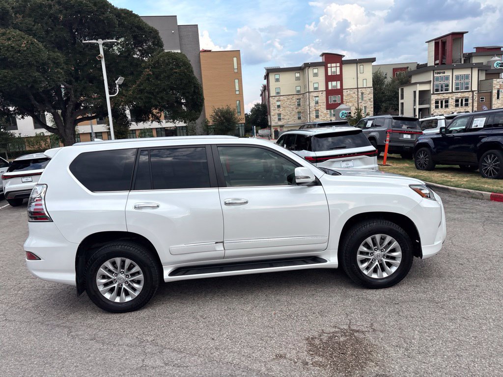 Used 2016 Lexus GX 460 w/ Premium Package AWD/4WD image 6