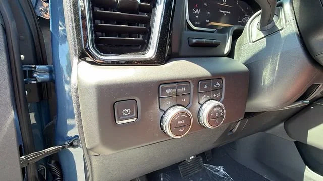 New 2026 GMC Sierra 2500 Denali Ultimate AWD/4WD image 17