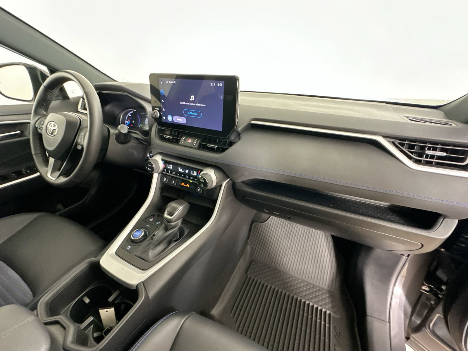 Used 2024 Toyota RAV4 XSE w/ Weather Package AWD/4WD image 44