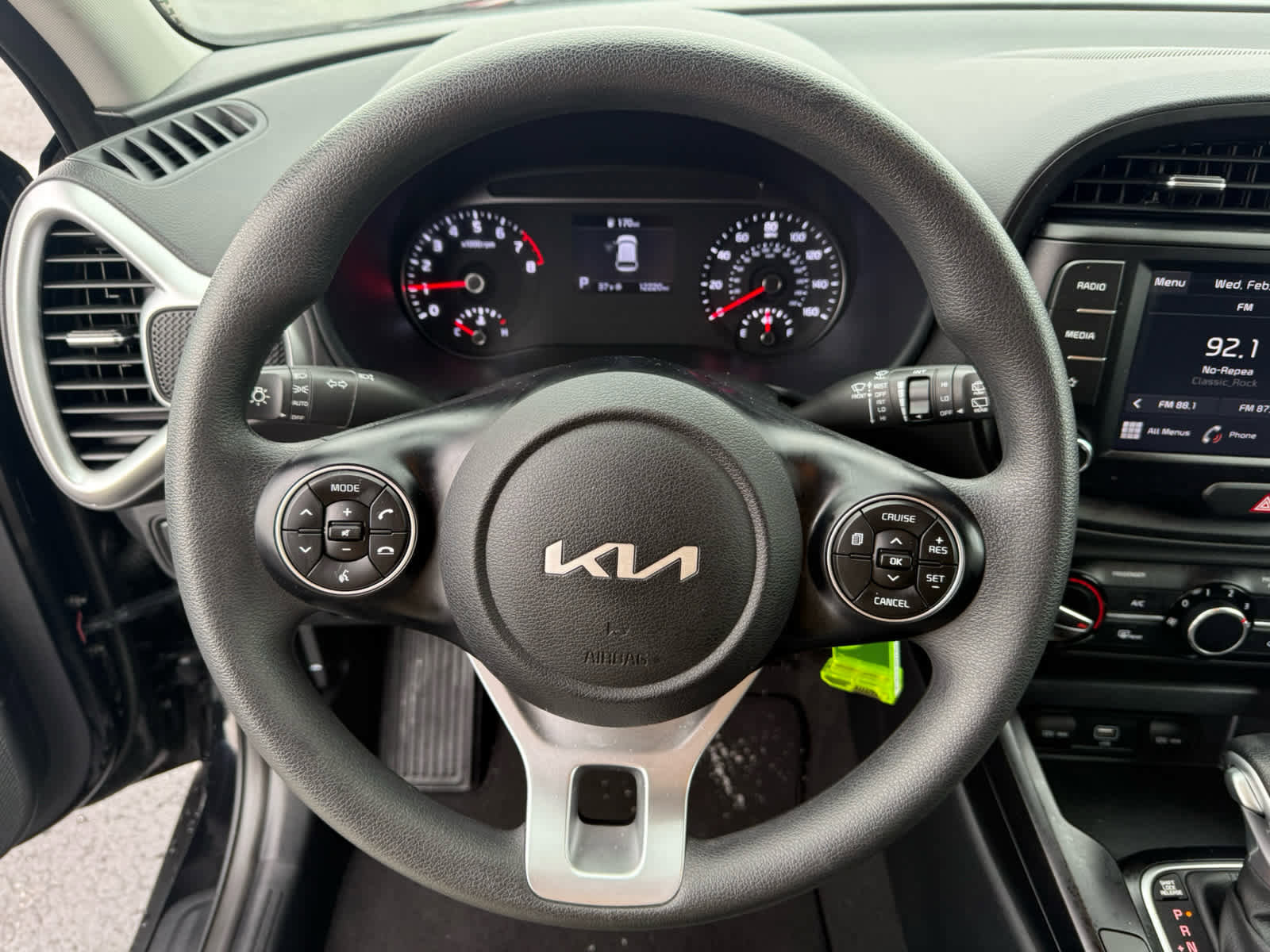 Used 2022 Kia Soul LX image 2
