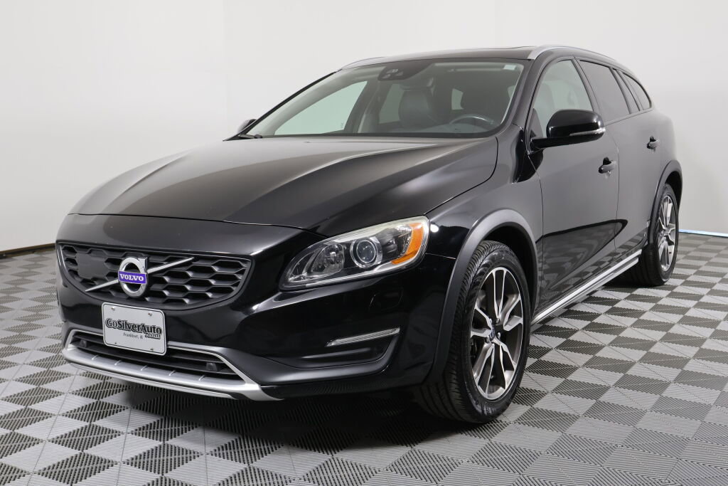 Used 2016 Volvo V60 T5 Cross Country Platinum image 5