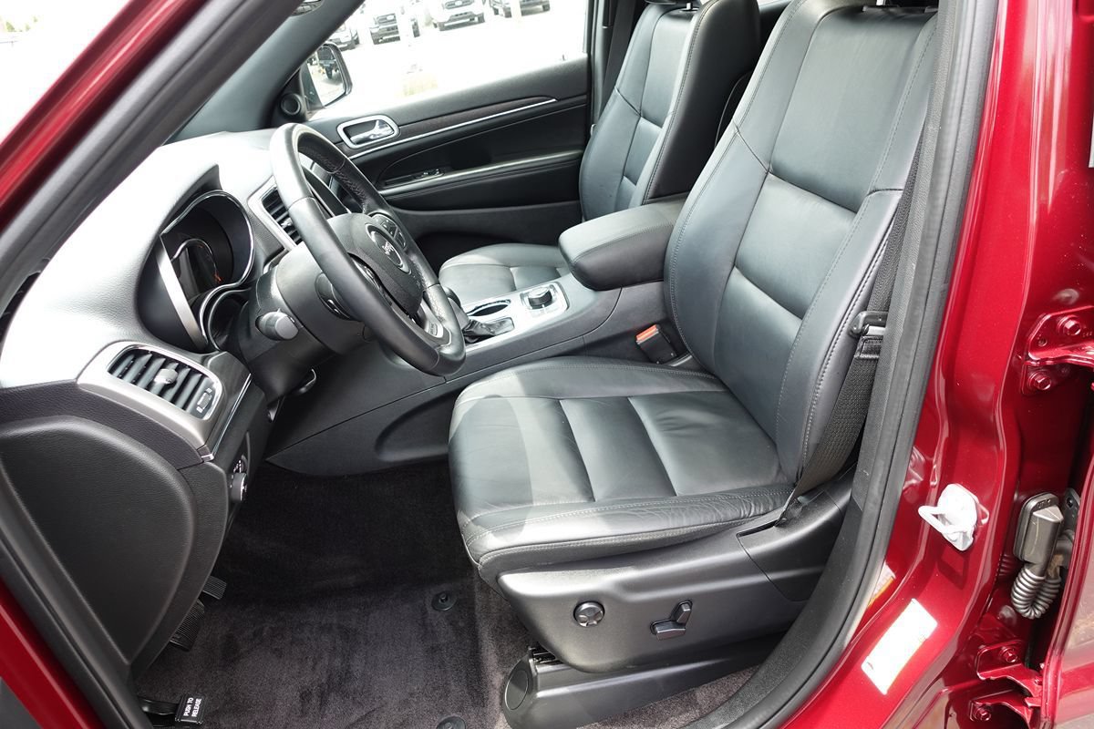 Used 2018 Jeep Grand Cherokee Limited AWD/4WD image 19