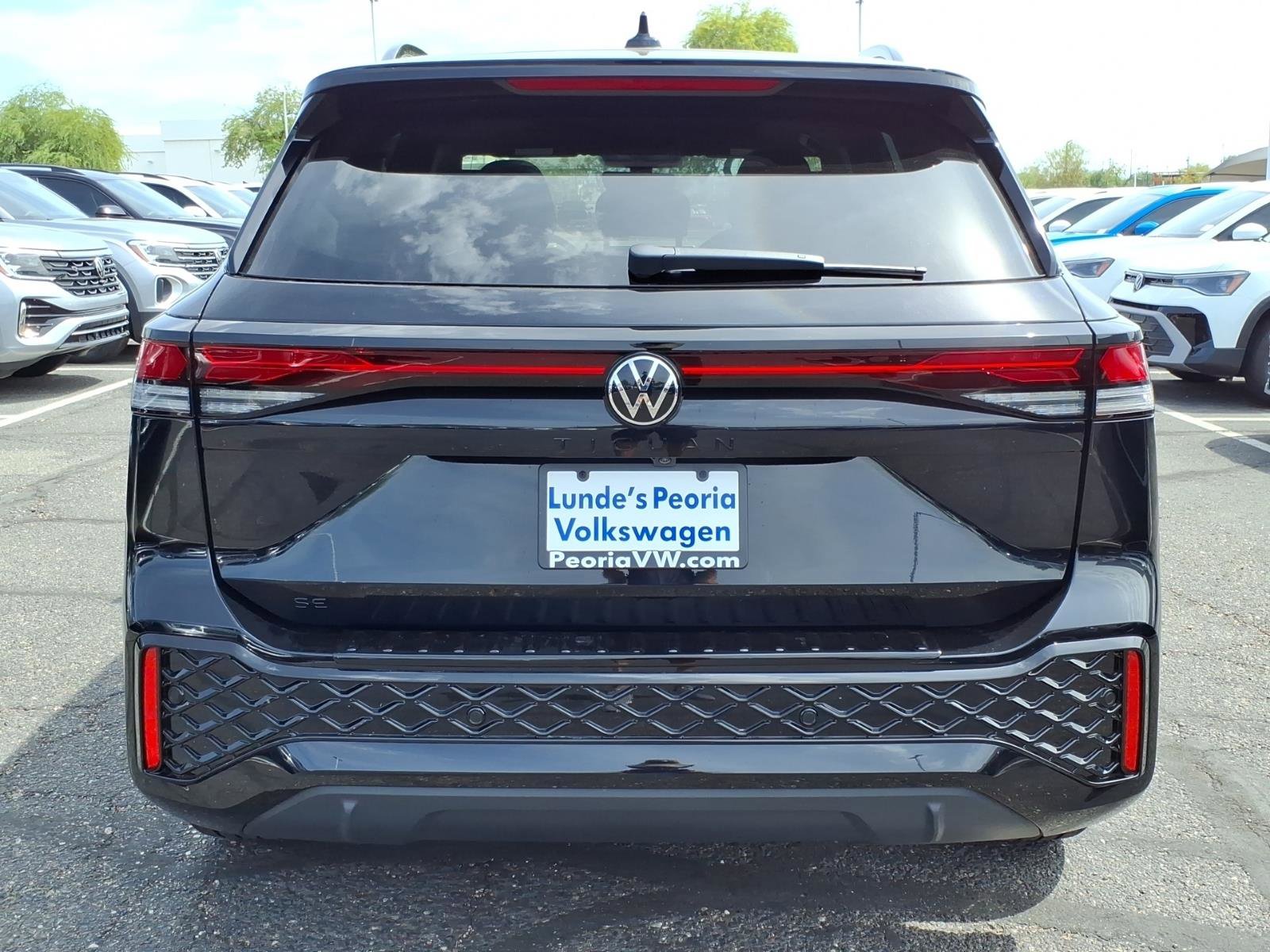 New 2026 Volkswagen Tiguan SE R-Line image 4