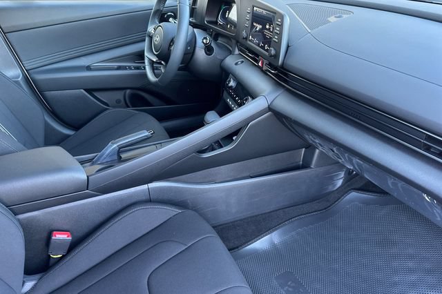 Certified 2026 Hyundai Elantra Sport FWD image 13