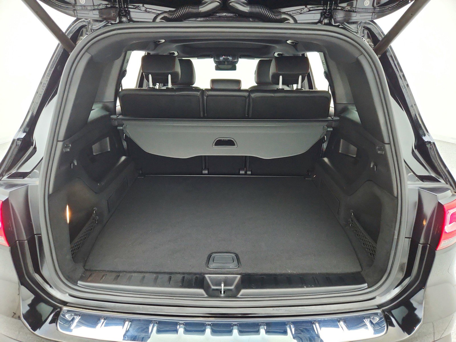 Certified 2023 Mercedes-Benz EQB 350 4MATIC SUV w/ AMG Night Package image 26