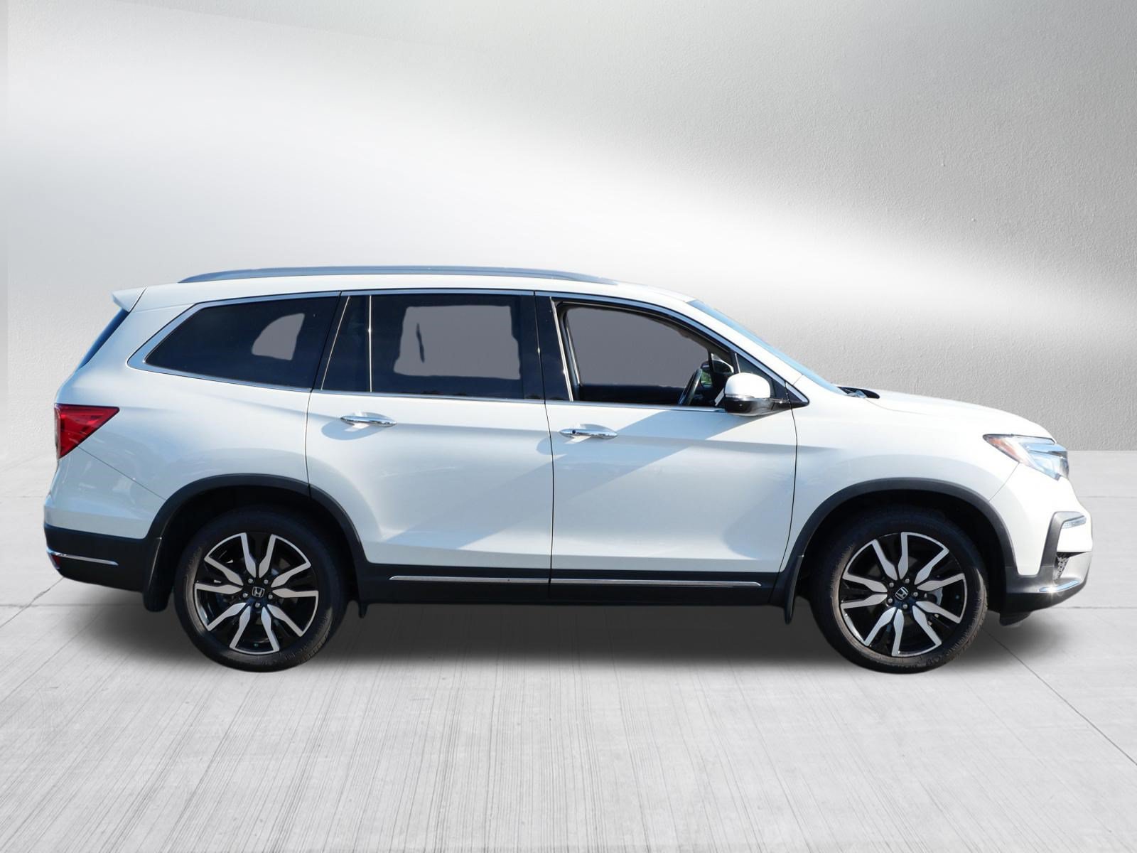 Used 2019 Honda Pilot Touring image 6