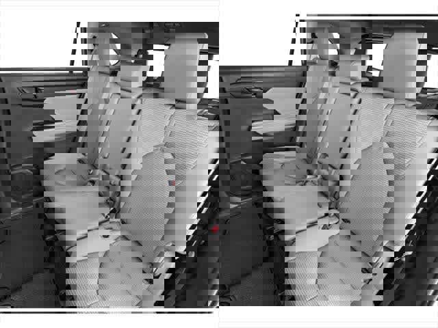 Used 2025 Toyota Highlander LE image 9