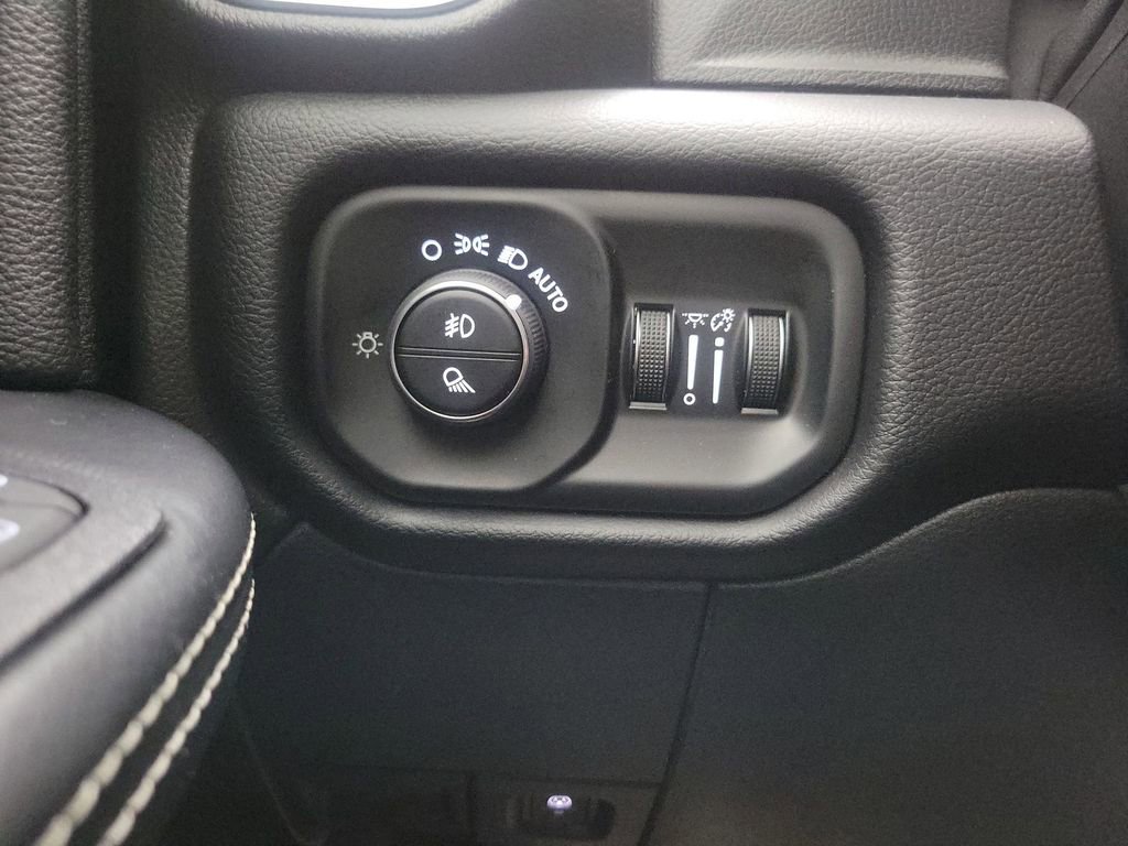 Used 2025 RAM 2500 Laramie image 13