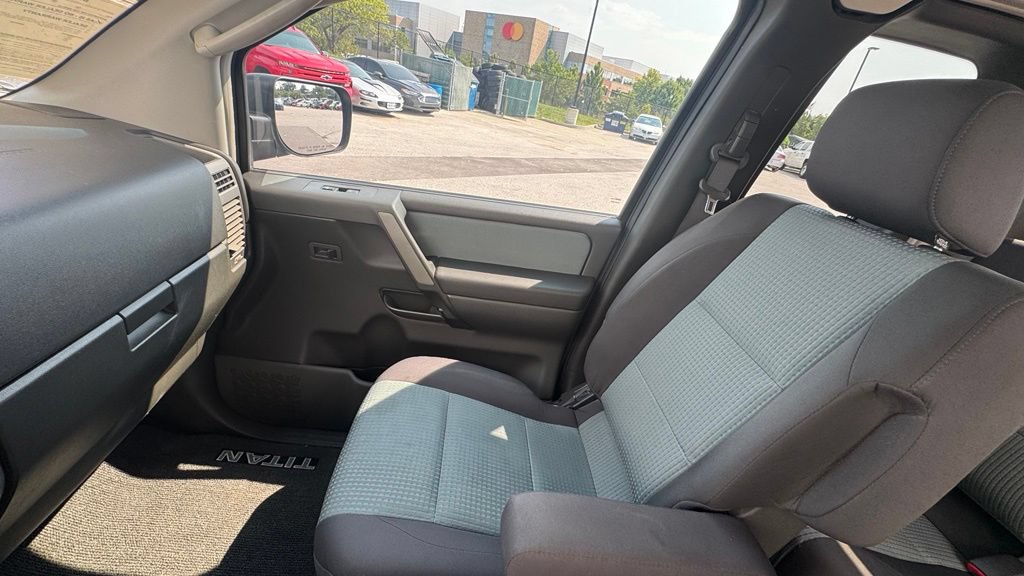 Used 2006 Nissan Titan SE AWD/4WD image 17