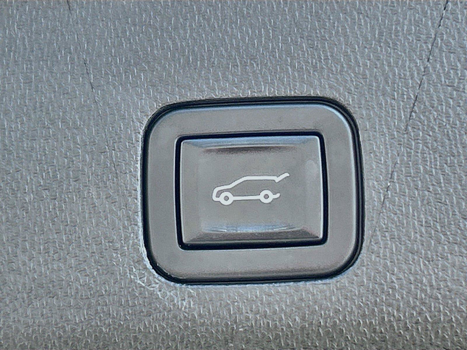 Used 2023 Chevrolet Tahoe High Country AWD/4WD image 15
