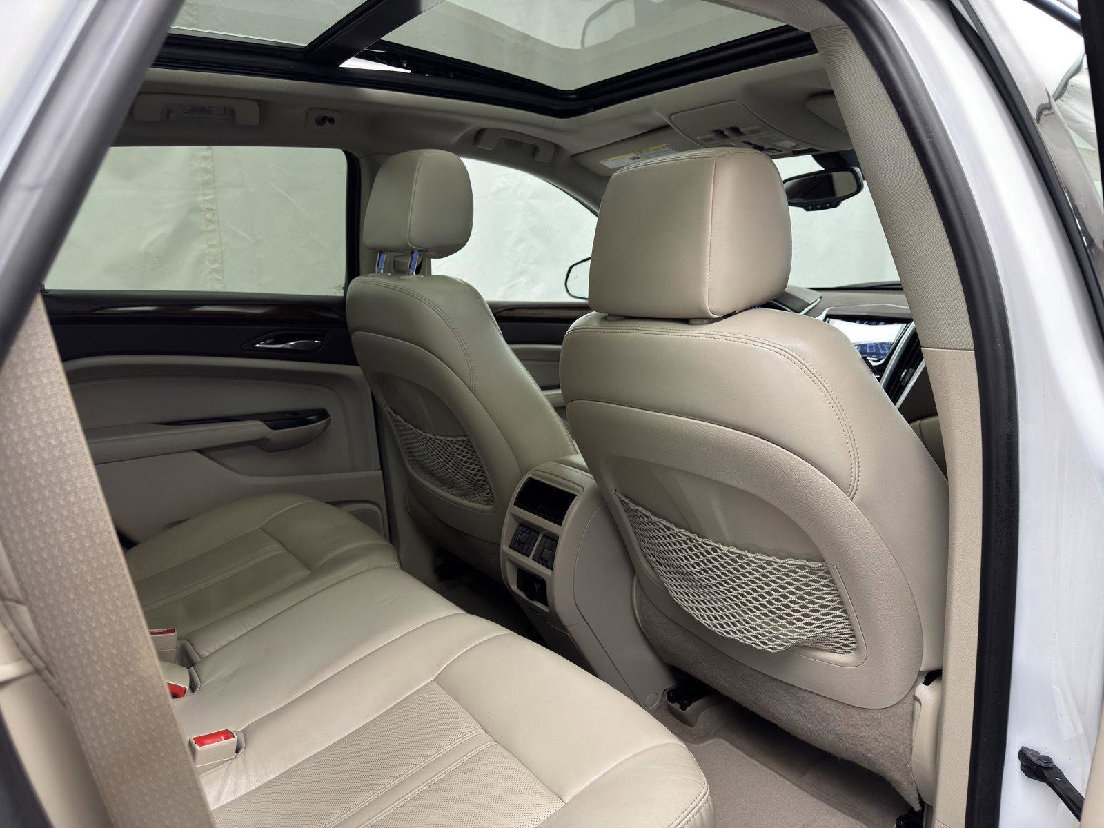 Used 2016 Cadillac SRX Luxury image 36