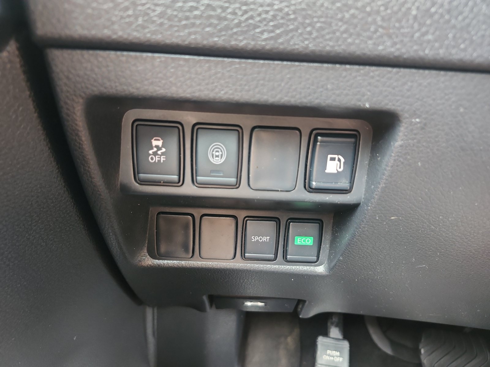 Used 2019 Nissan Rogue S w/ Special Edition Package FWD image 15