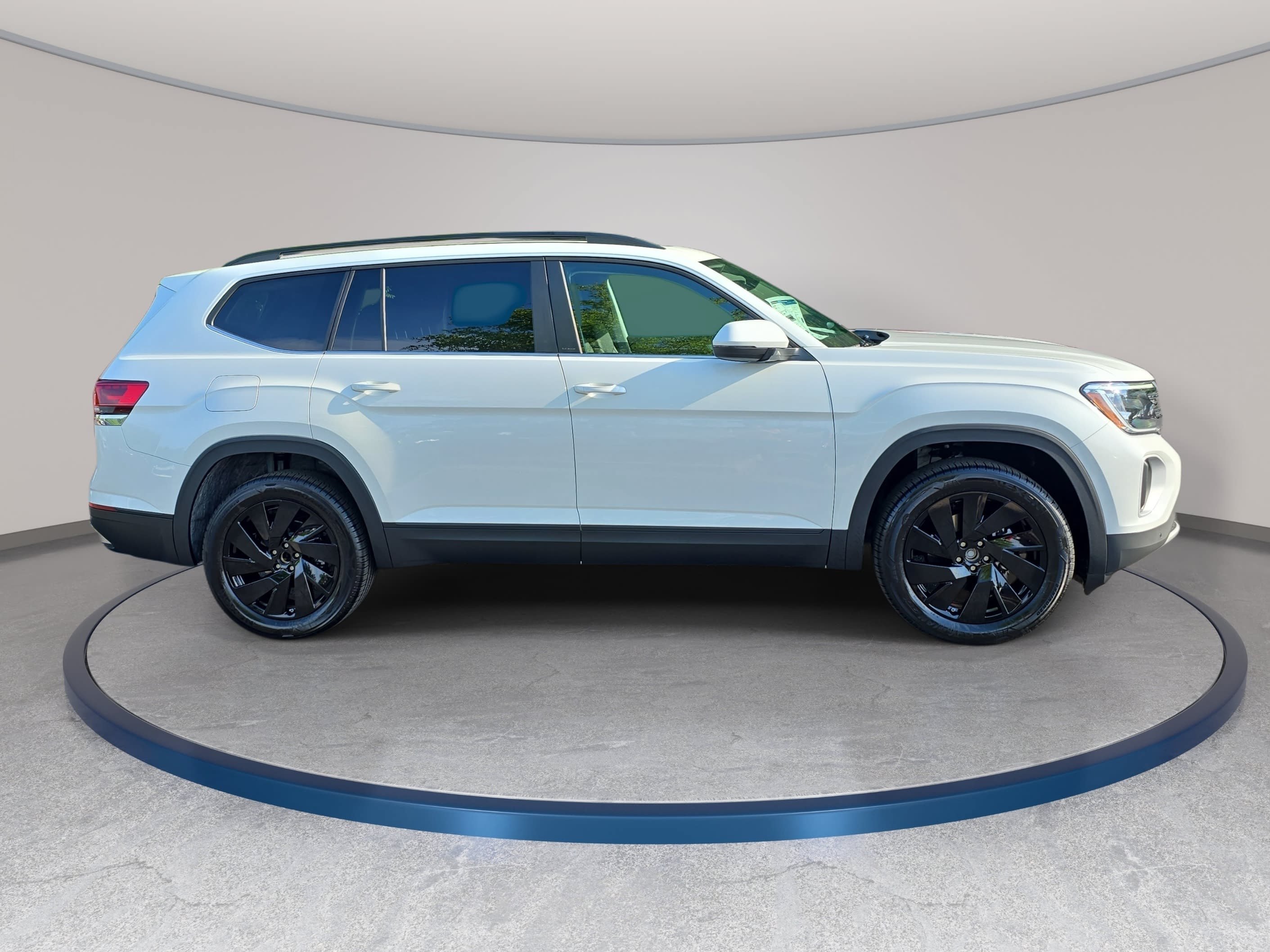 New 2026 Volkswagen Atlas SE FWD image 4