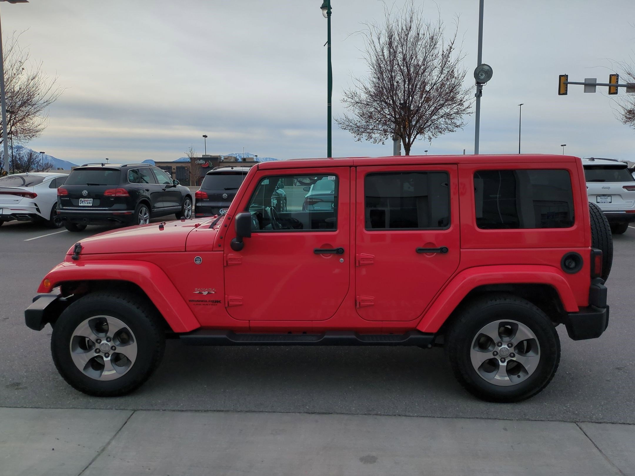 Used 2018 Jeep Wrangler Unlimited Sahara image 9