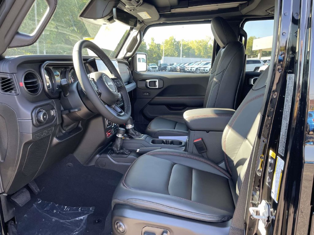 New 2027 Jeep Wrangler Unlimited Rubicon AWD/4WD image 26
