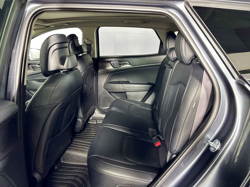 Used 2025 Kia Sportage EX w/ EX Premium Package image 21