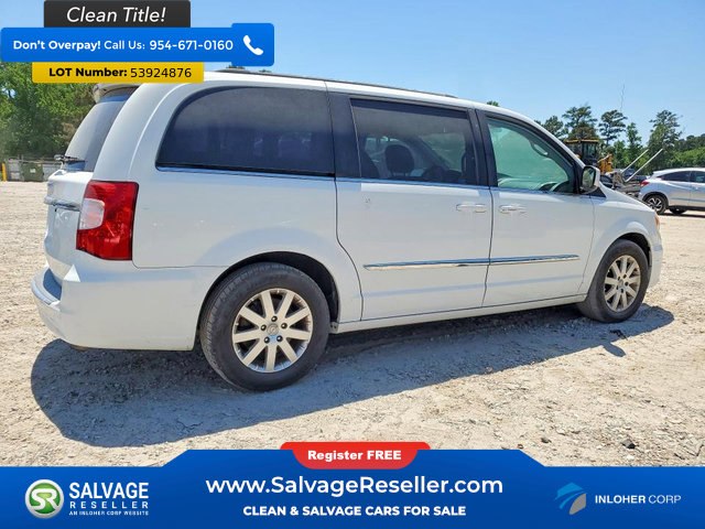 Used 2015 Chrysler Town & Country Touring FWD image 4