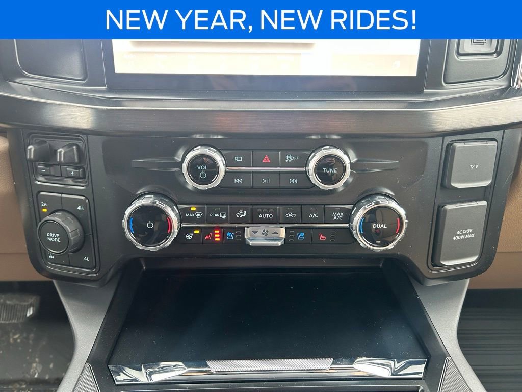 New 2026 Ford F250 Lariat w/ Black Appearance Package image 30