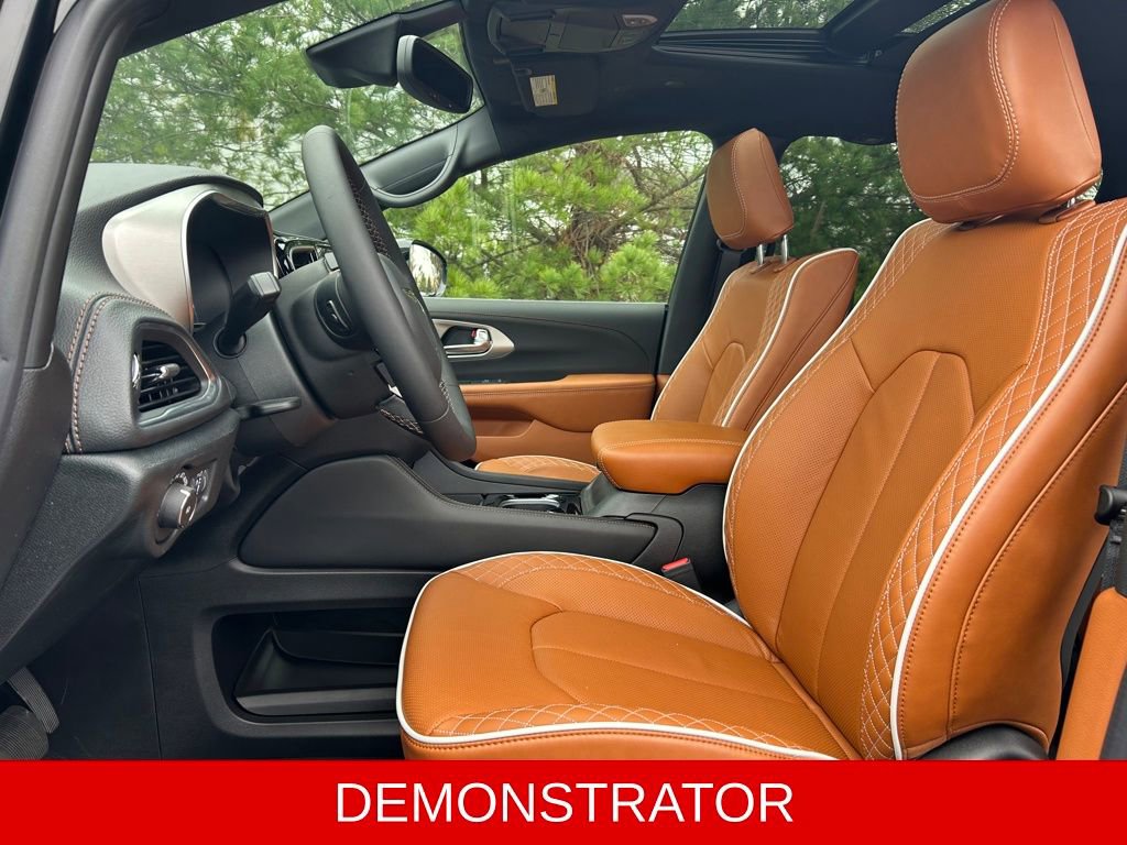 New 2026 Chrysler Pacifica Pinnacle image 24