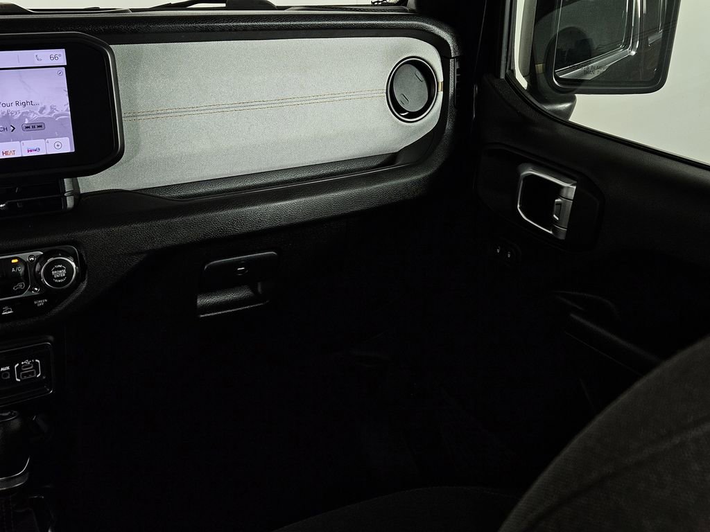Used 2024 Jeep Wrangler Unlimited w/ Convenience Group image 9