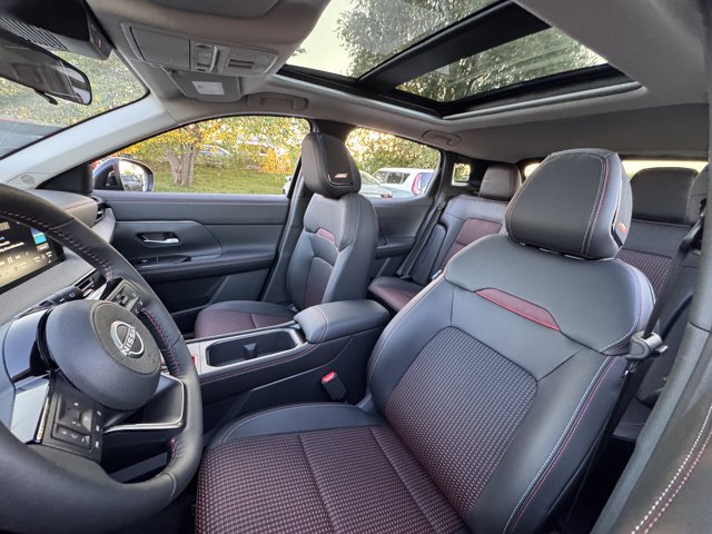 New 2025 Nissan Kicks SR w/ SR Premium Package image 16