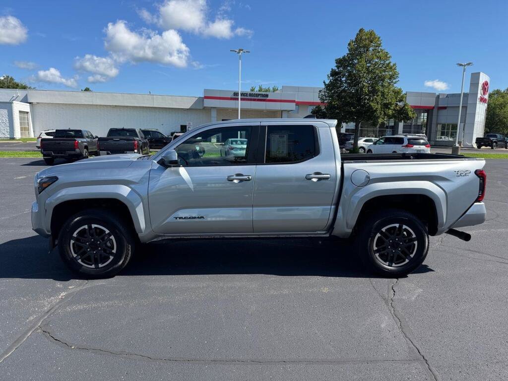 Certified 2025 Toyota Tacoma TRD Sport AWD/4WD image 2