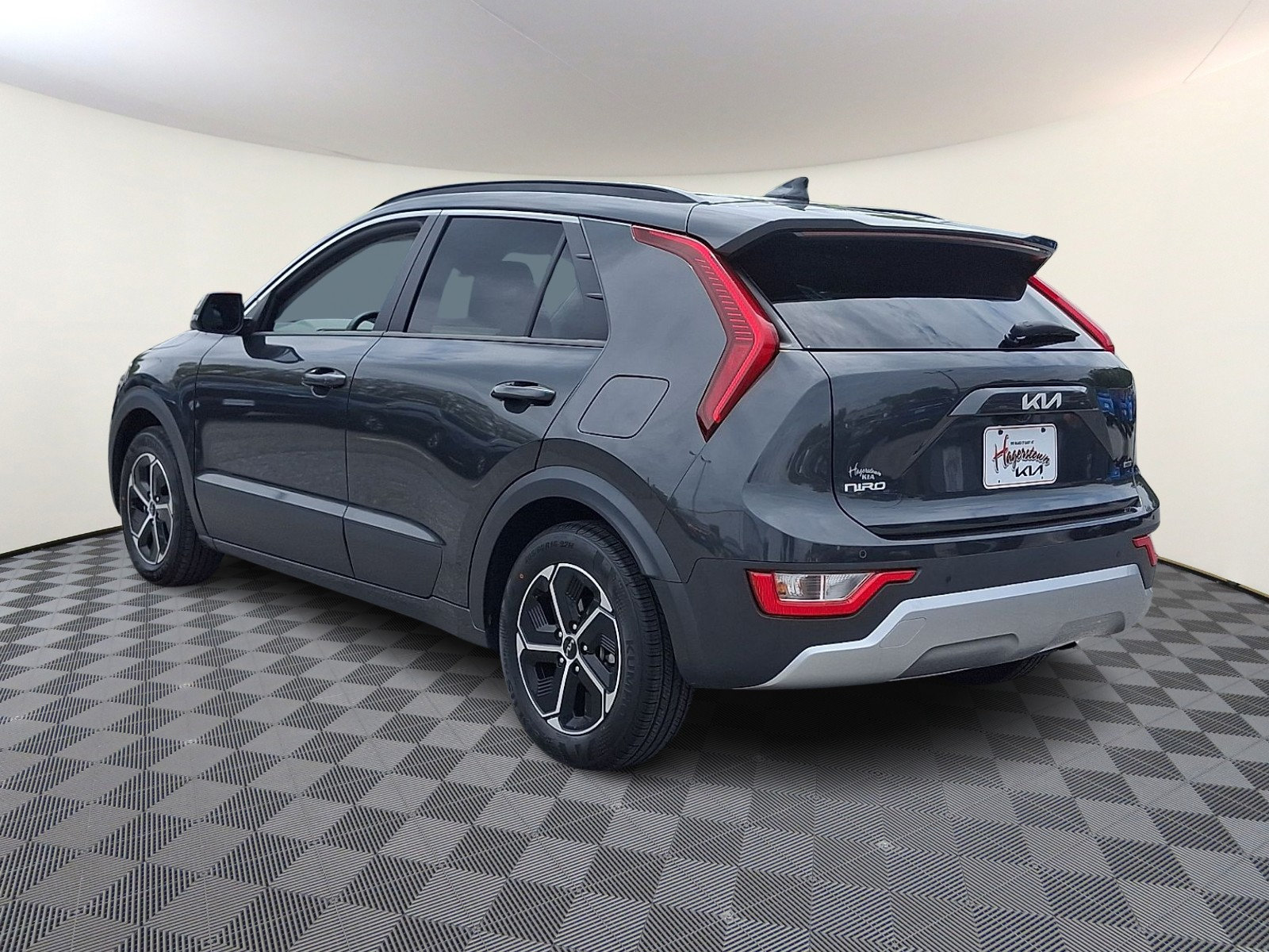 Certified 2024 Kia Niro EX FWD image 4
