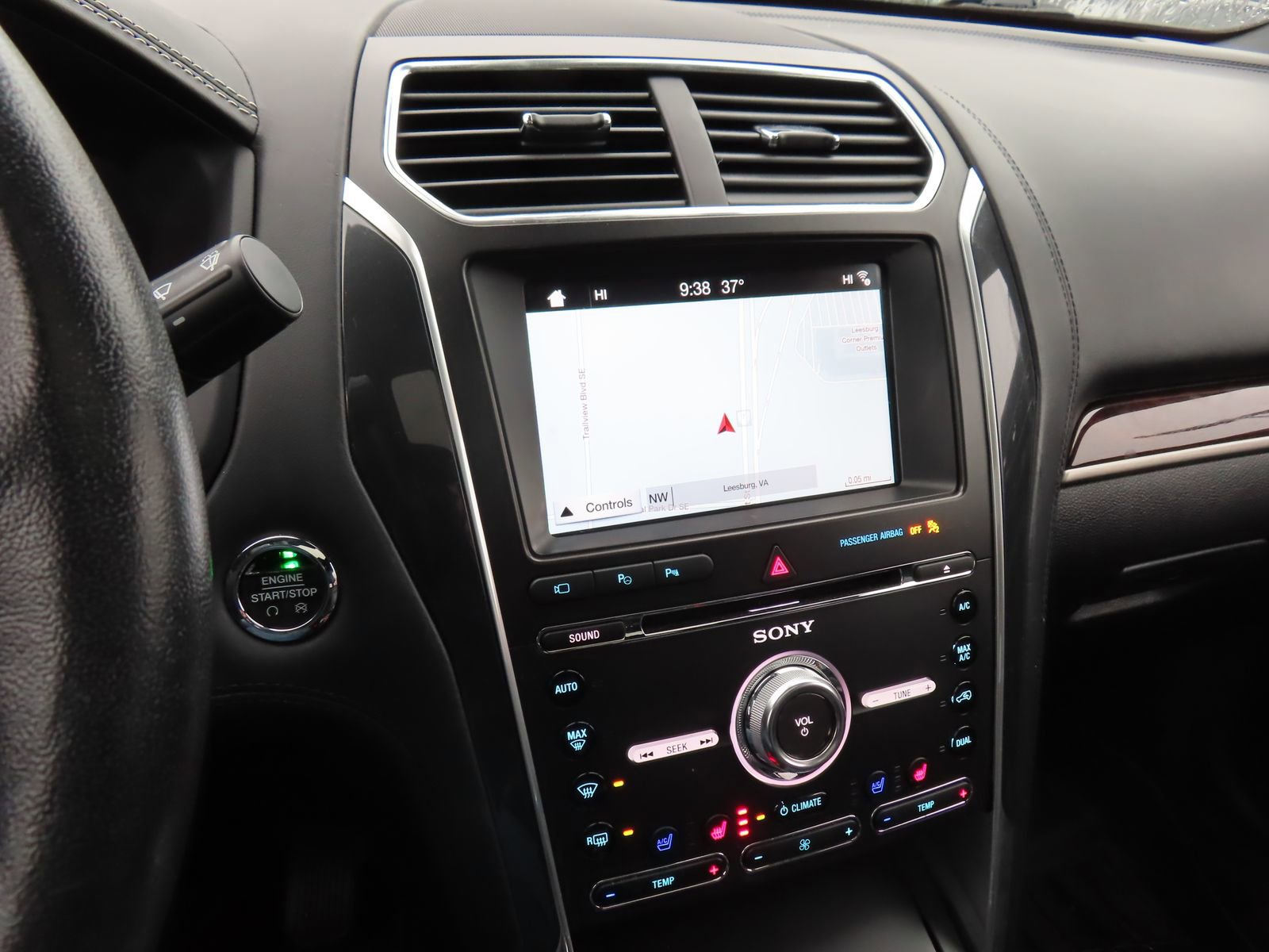 Used 2017 Ford Explorer Platinum image 21