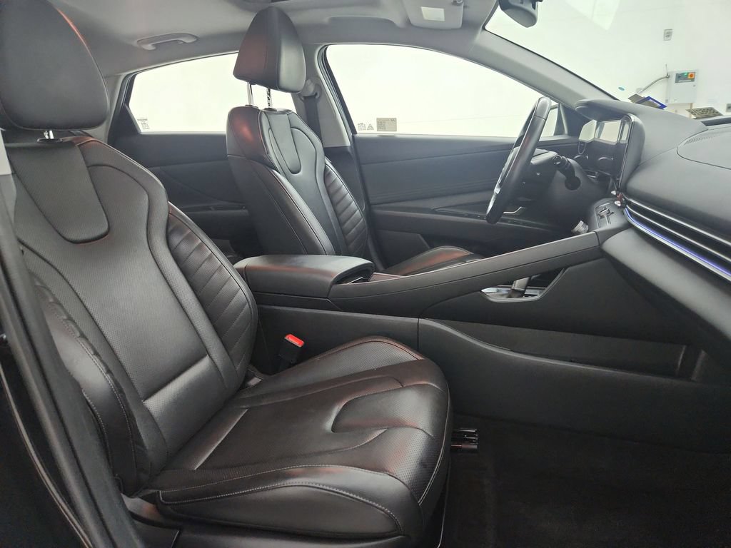 Used 2025 Hyundai Elantra Limited FWD image 37