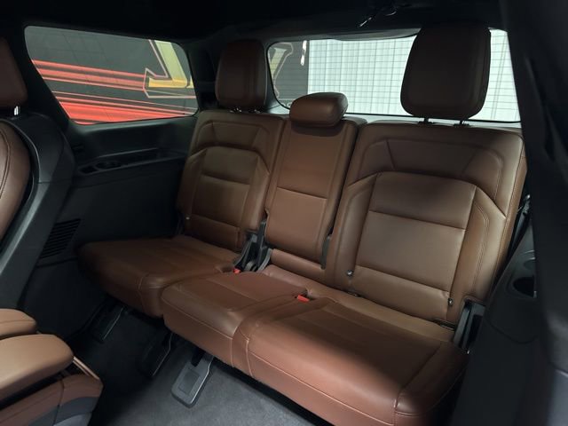Used 2025 Lincoln Navigator Reserve AWD/4WD image 18