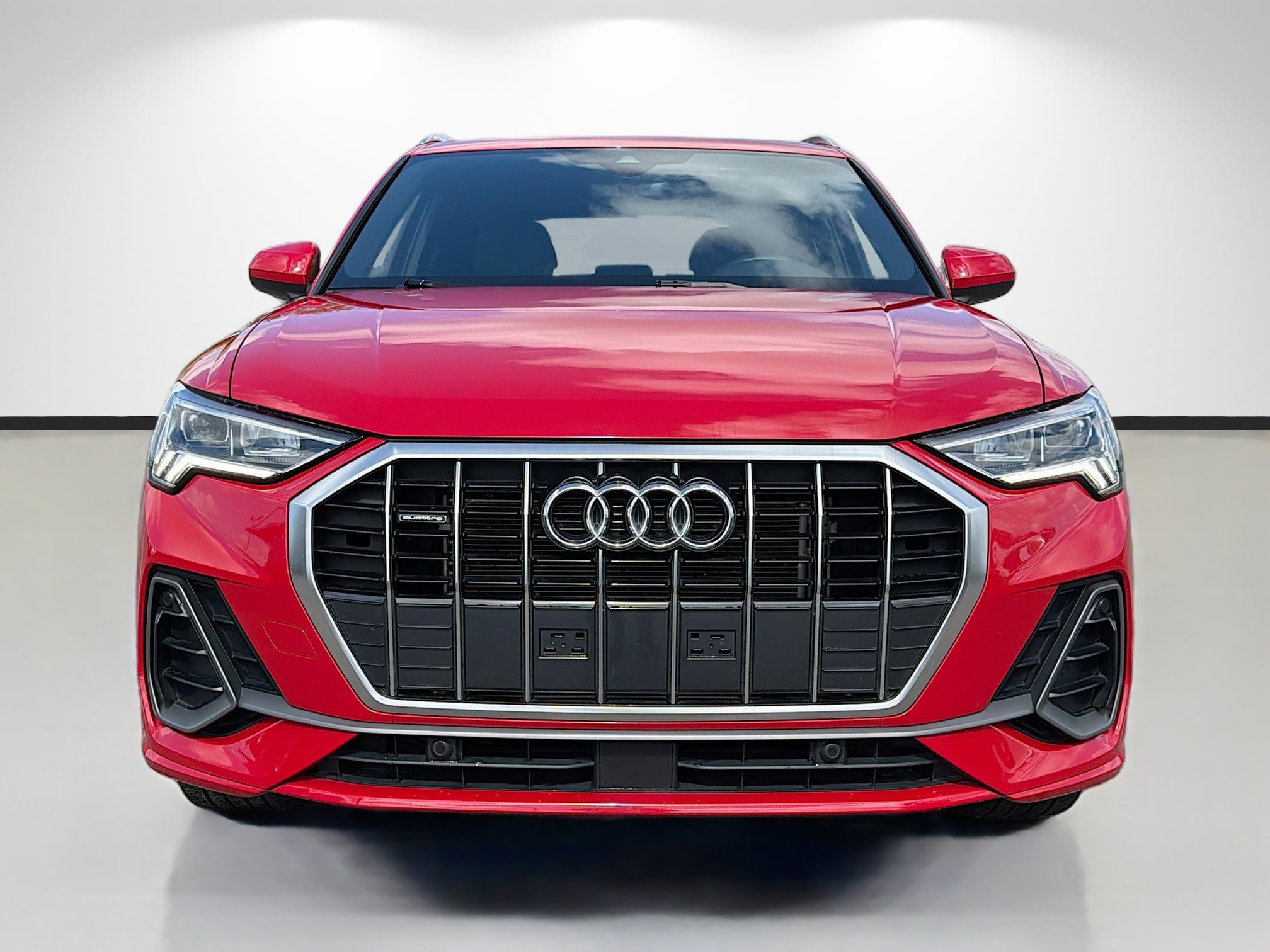 Used 2025 Audi Q3 2.0T Premium image 8