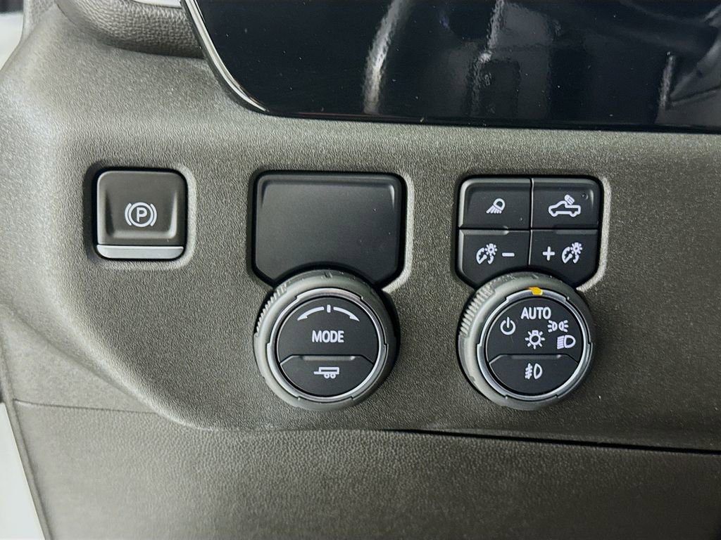 Used 2023 Chevrolet Silverado 1500 LTZ image 9