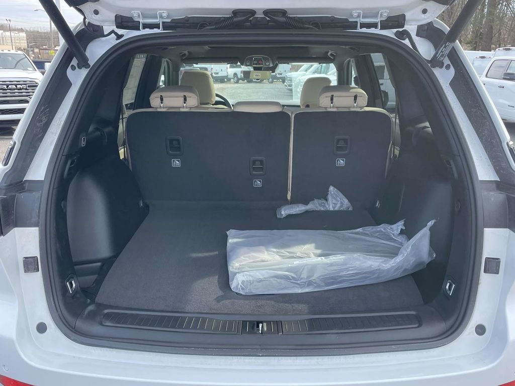 New 2026 Jeep Grand Cherokee Limited w/ Luxury Tech Group II image 39