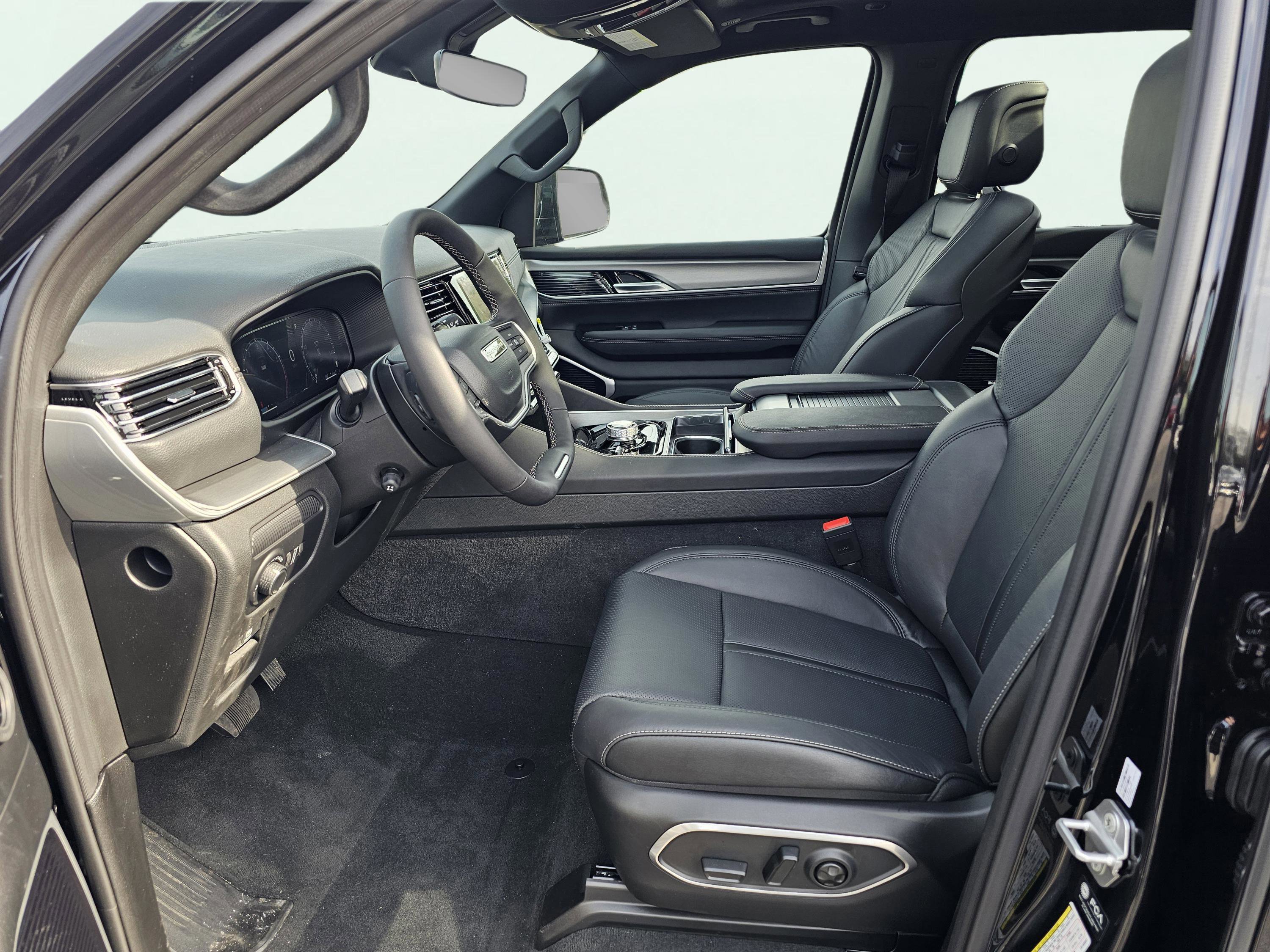 New 2026 Jeep Grand Wagoneer Limited w/ Premium Group II AWD/4WD image 17