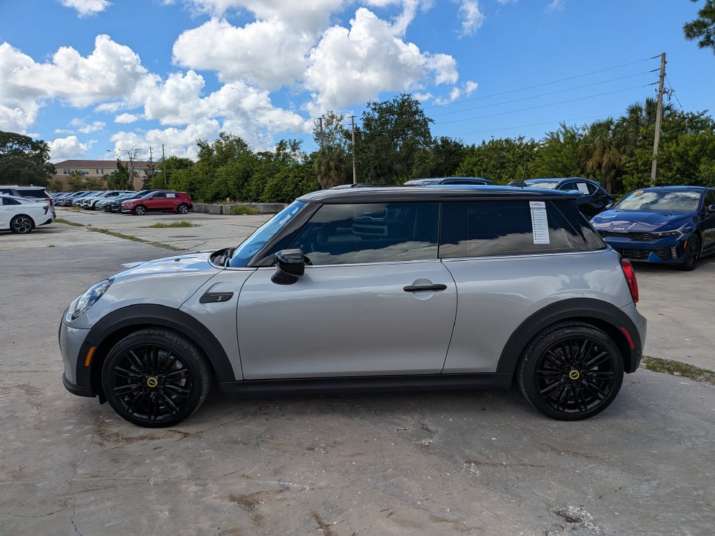 Used 2024 MINI Cooper SE FWD image 5