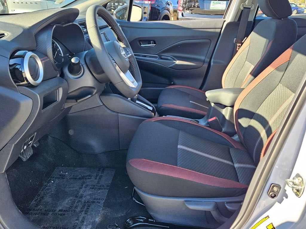 New 2025 Nissan Versa SR w/ Trunk Package image 3