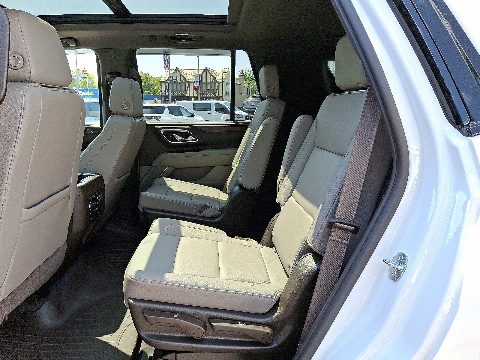 Certified 2021 Chevrolet Tahoe Z71 w/ Luxury Package image 14