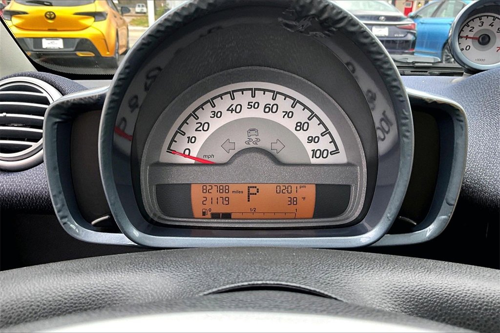 Used 2013 smart fortwo passion image 20