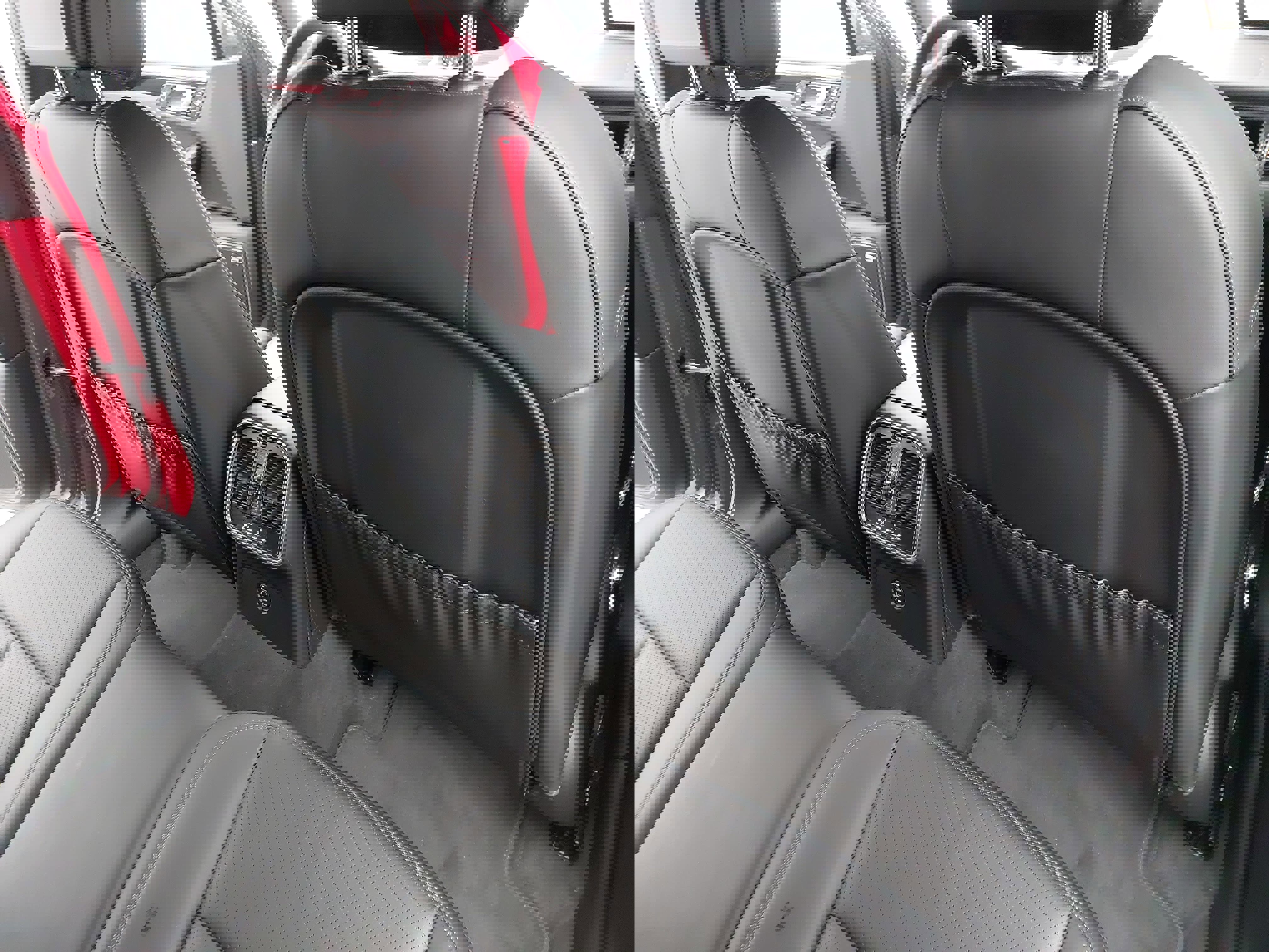 Certified 2025 Porsche Macan image 13