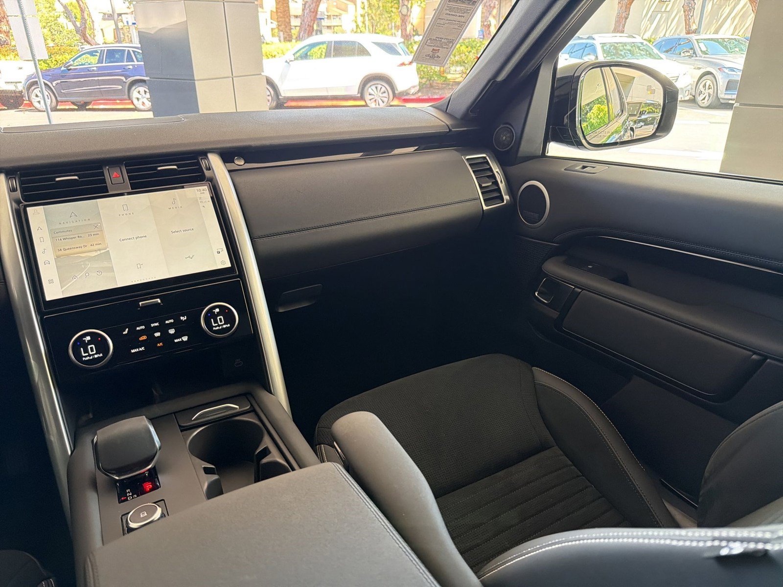 Certified 2025 Land Rover Discovery S AWD/4WD image 29