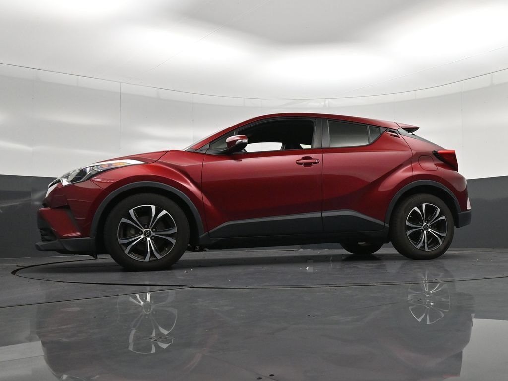 Used 2019 Toyota C-HR LE FWD image 30