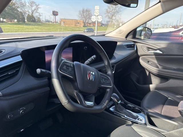 Used 2024 Buick Encore GX Sport Touring image 10