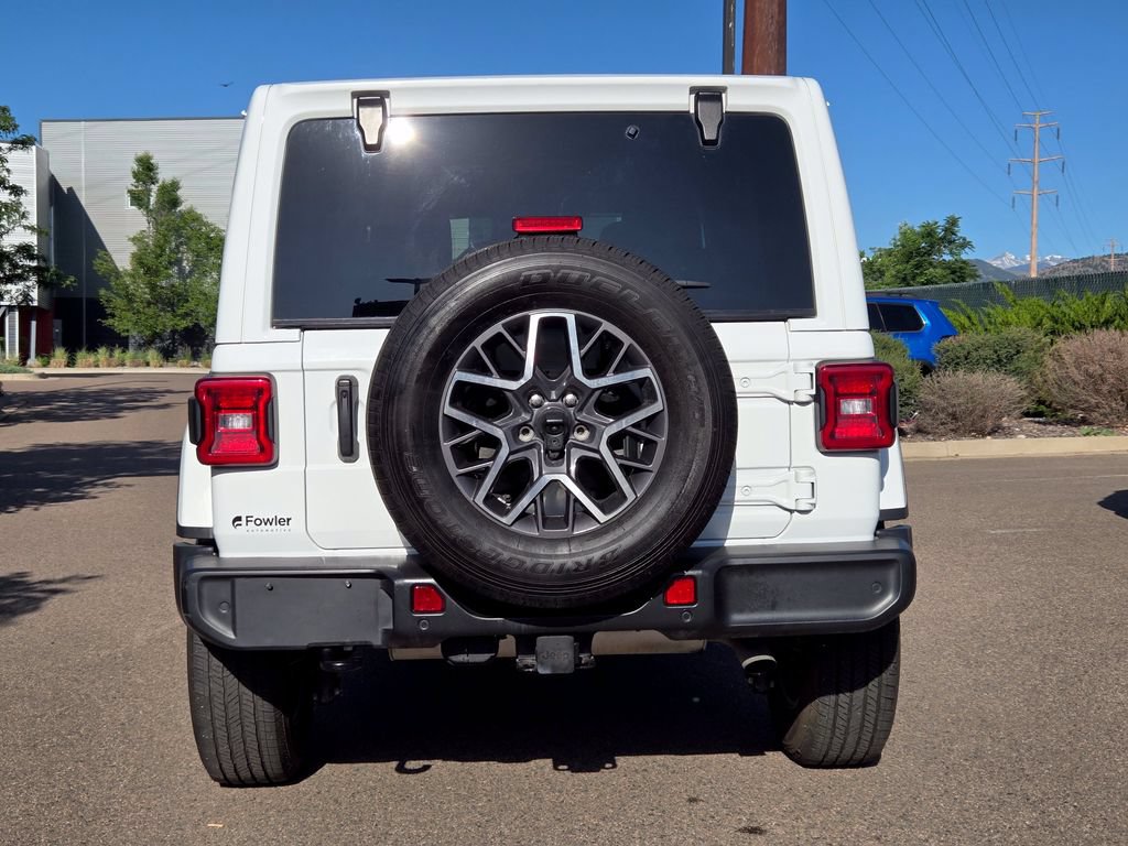 Used 2024 Jeep Wrangler Unlimited Sahara w/ Safety Group AWD/4WD image 5
