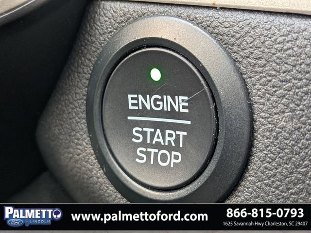 Used 2021 Ford Escape SE w/ SE Sport Appearance Package image 27