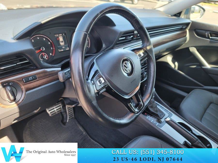 Used 2020 Volkswagen Passat 2.0T SEL image 10