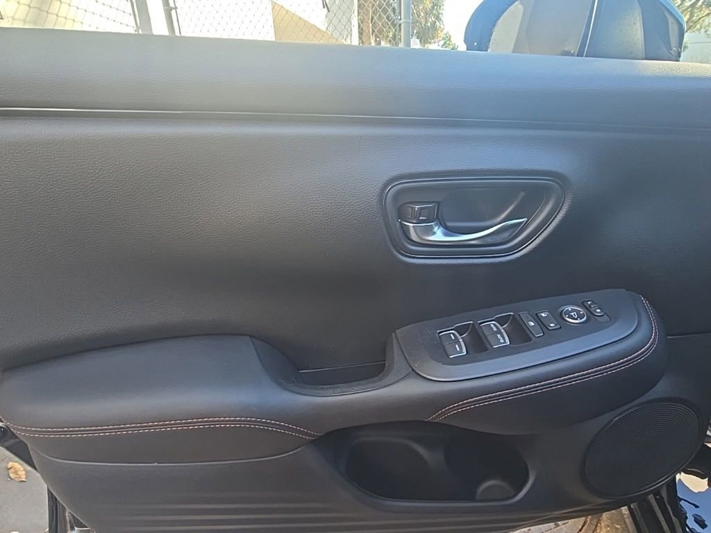 Used 2025 Honda HR-V Sport image 13