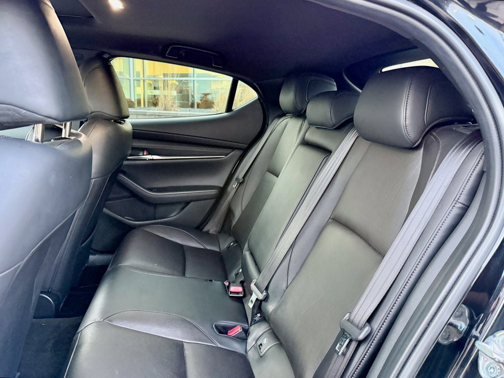Used 2020 MAZDA MAZDA3 Premium image 10